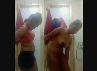 Tamil Sexy Girl Bathing Vdo