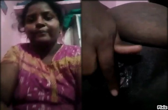 Homly Tamil Bhabhi Fingering For Lover
